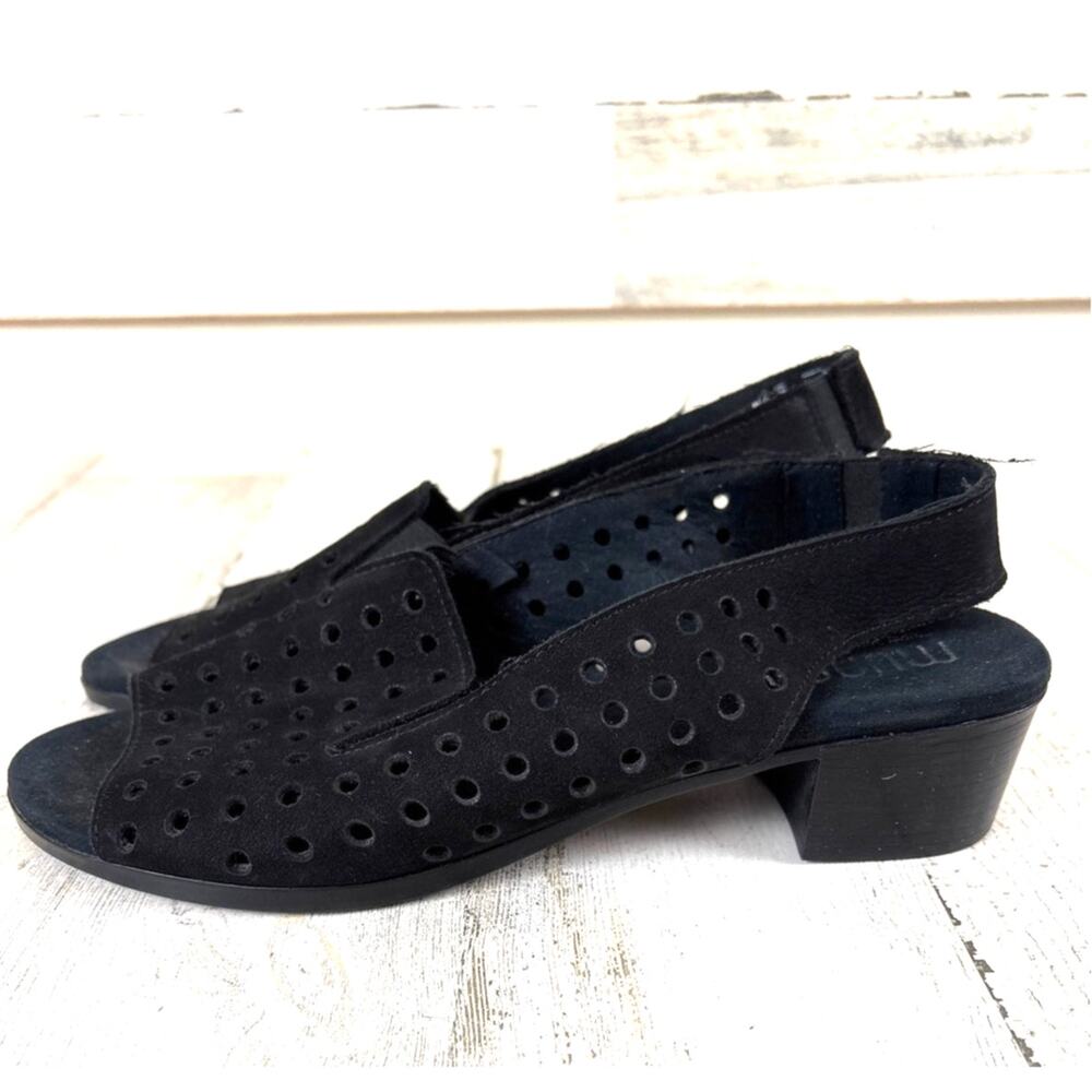 Munro Womens 8.5 Narrow Black Suede Mickee Sandals Cutout Slingback Comfort